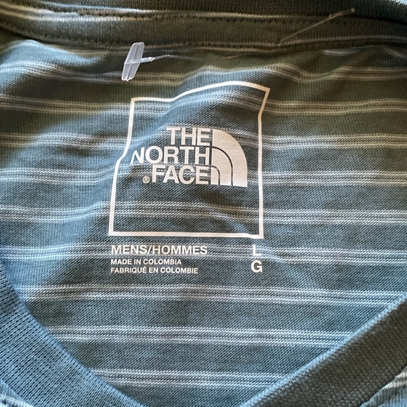 Mens The North Face Tee - Picture 3 of 4